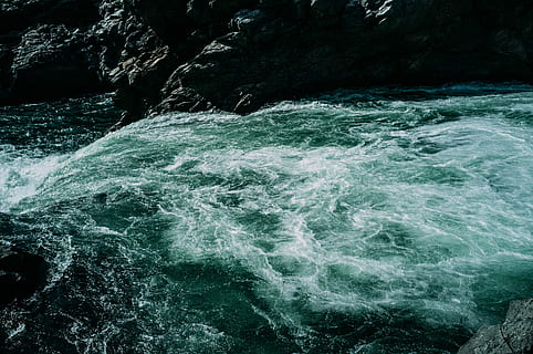 Nelson, Kanada, Textur, Rau, Natur, Fluss, Wasser, Damm, weißes Wasser, Bewegung, Schönheit in der Natur, Meer, Rock, keine Leute, Szenen - Natur, Tag, Ufergegend, Wassersport, fließendes Wasser, Rock - Objekt, Sport, Bewegungsunschärfe, solide, draußen, Geschwindigkeit, Kraft in der Natur, fließend, 2K, CC0, gemeinfrei, lizenzfrei