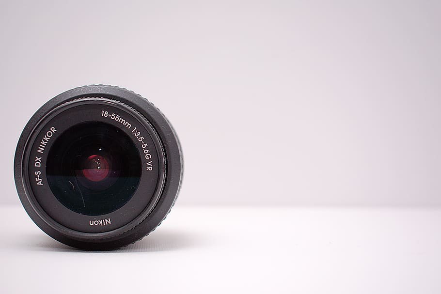 primer pla, foto, lent de la càmera, digital, electrònica, equipament, lent, nikon, objectiu, natura morta, tecnologia, lent - instrument òptic, temes de fotografia, càmera - equip fotogràfic, equip fotogràfic, còpia espai, lent - ull, sol objecte, tir de l'estudi, color negre, forma, a l'interior, tallar, modern, cercle, cap gent, forma geomètrica, fons blanc, càmera digital, càmera slr, càmera de vídeo domèstica, 5K