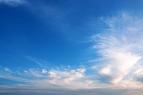 azul, céu, nuvens, brilhante, ar, nuvem, fundo, nuvem - céu, beleza na natureza, origens, natureza, tranquilidade, cloudscape, atmosfera, scenics - natureza, meio Ambiente, vento, ninguém, céu mal-humorado, cena tranquila, luz solar, céu dramático, idílico, ao ar livre, meteorologia, fraco, limpar \ limpo, clima, 4K, CC0, domínio público, royalty free
