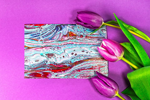 Ostern, Ostergruß, Frühling, Rosa, osterkarte, Grußkarte, dekorativ, Tradition, Textfeld, Tulpe, drinnen, pinke Farbe, Frische, Stillleben, blühende Pflanze, Blume, keine Leute, mehrfarbig, Nahansicht, Pflanze, lila, Schönheit in der Natur, Blütenblatt, High Angle View, Textil-, Studioaufnahme, Tabelle, Verletzlichkeit, direkt darüber, Zerbrechlichkeit, Blütenkopf, 5K, CC0, gemeinfrei, lizenzfrei