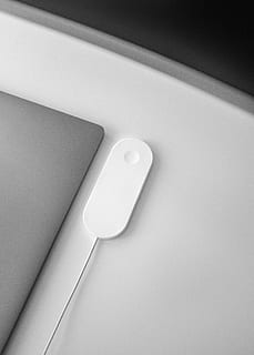 bílý, Apple iPhone 7, Plus, technologie, nikdo, uvnitř, sdělení, spojení, detail, bezdrátové technologie, bílá barva, pohodlí, jednoduchost, vysoký úhel pohledu, počítač, náklon, symbol, elektrické zařízení, pozadí, zařízení, kopie prostor, vchod, přístupnost, klíč počítače, 5K, CC0, veřejná doména, bez autorských práv