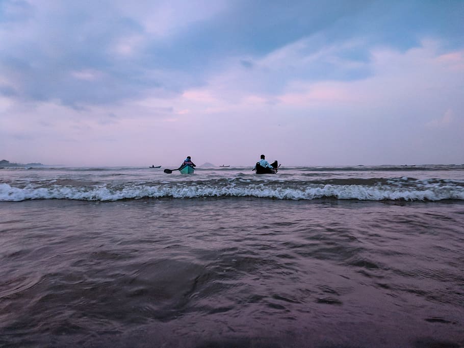 dva, muž, lodí, pláž, mraky, svítání, večer, rybáři, horizont, krajina, světlo, Příroda, oceán, moře, přímořská krajina, pobřeží, nebe, západ slunce, surfovat, voda, vln, horizont nad vodou, vlna, pohyb, nábřeží, sport, scenics - příroda, krása v přírodě, mrak - nebe, skutečných lidí, surfování, vodní sport, muži, přistát, volnočasové aktivity, venku, 4K