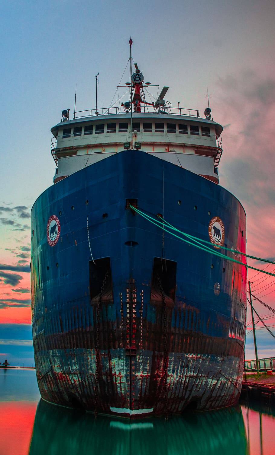 Seil, festgemacht, hdr, Sonnenuntergang, Schiff, Boot, Wasserfahrzeug, Transport, Transportmittel, Wasser, Meer, Himmel, Natur, Versand, Güterverkehr, Containerschiff, wolke - himmel, draußen, Geschäft, keine Leute, Tag, Container, Kreuzfahrtschiff, Passagierfahrzeuge, 5K