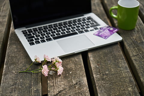 arbejdet, undersøgelse, kontor, blomst, romantisk, kaffe, te, teknologi, natur, bord, kreditkort, Rose, lyserød, lugt, romantik, trådløs, mobil, digital, , forfatter, navigator, rejse, koffein, god morgen, morgen, bærbar, computer, træ - materiale, plante, blomstrende plante, trådløs teknologi, ingen mennesker, meddelelse, forbindelse, stilleben, friskhed, skønhed i naturen, tæt på, dag, blad, indendørs, tastatur, 5K, CC0, offentligt domæne, royaltyfrie