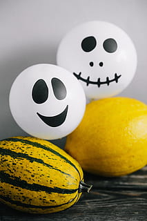 pumpkins & halloween, vegetables, autumn, fall, pumpkins, funny, halloween, ghosts, boo, food, food and drink, healthy eating, still life, yellow, anthropomorphic smiley face, freshness, wellbeing, indoors, close-up, fruit, smiling, table, face, anthropomorphic face, anthropomorphic, art and craft, no people, representation, group of objects, ripe, 5K