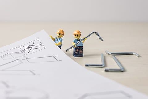 muntatge, fuster, fusteria, construcció, artesania, artesà, diy, figura, figureta, arreglar, handyman, indústria, lego, home, reparació, reparador, tornavís, taula, eina, Toolkit, treballar, treball, taller, clau anglesa, representació humana, art i artesania, representació, creativitat, industria de la construcció, model, ocupació, semblança masculina, pla, a l'interior, planificació, homes, gent, natura morta, arquitecte, joguina, tir de l'estudi, 5K, CC0, domini públic, lliure de regalies