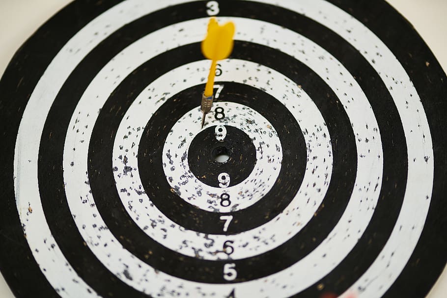 D'acord, objectiu, cim, tir, joc, el treball, èxit, esports, precisió, dard, estratègia, focus, direccions, solució, blanc, negre, símbol, idea, creativitat, creatiu, decisió, objectiu esportiu, esport, nombre, cercle, forma geomètrica, disparar objectiu, punteria, primer pla, color negre, cap gent, forma, habilitat, activitat d'oci, a l'interior, Color blanc, recerca recreativa, patró, practicant, assoliment, concèntric, 8K
