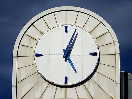 photo, white, analog building clock, architecture, building, classic, clock, modern, outdoors, perspective, time, built structure, geometric shape, circle, low angle view, no people, building exterior, blue, sky, nature, shape, clear sky, day, sunlight, pattern, wall - building feature, minute hand, clock face, 5K, CC0, public domain, royalty free