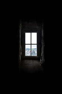 porta di vetro, bianca, telaio in acciaio, finestra, castello, luce della finestra, vista della finestra, guardando fuori, buio, vecchio, sporco, luce, 4, pastorale, abbandonato, architettura, caratteristica della parete, in casa, nessuno, spaventoso, rotto, vuoto, danneggiato, orrore, struttura costruita, stanza domestica, screpolato, Casa, interno di casa, sfondi, assenza, architettura ed edifici, corri giù, all'interno di, rovinato, intemperie, ombra, obsoleto, luce - fenomeno naturale, 5K, CC0, dominio pubblico, privo di copyright