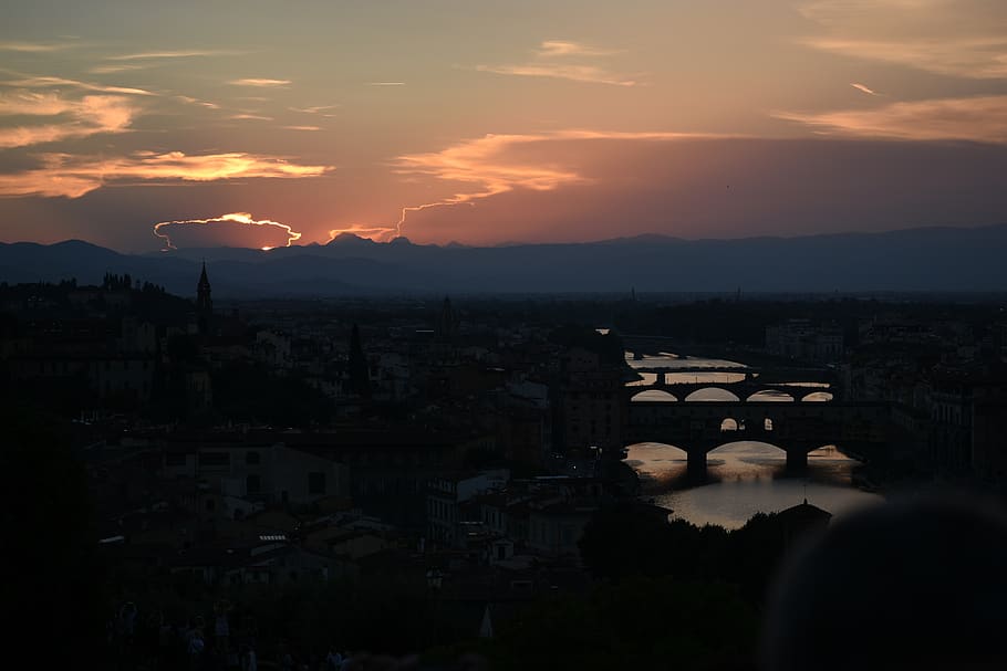 Italia, Florenţa, cer, apus de soare, arhitectură, construită, Munte, exteriorul clădirii, nor - cer, natură, culoare portocalie, oraș, frumusețe în natură, conexiune, pod, de munte, pod - om construit, siluetă, apă, în aer liber, nici o persoana, scenice - natura, podul arcului, 5K