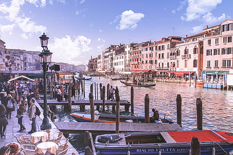 bellissimo, grande, canale, Venezia, Italia, architettura, esterno dell'edificio, città, struttura costruita, modo di trasporto, nave nautica, acqua, destinazioni di viaggio, mezzi di trasporto, cielo, viaggio, gondola - barca tradizionale, natura, nuvola - cielo, turismo, strada, giorno, all'aperto, 4K