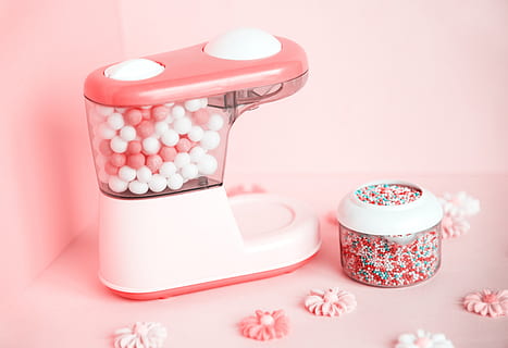 fons, Caixa, brillant, caramels, xiclet, nens, xocolata, primer pla, colorit, deliciós, efectes, flor, goma, pastel, rosa, pop, vermell, màquina de cosir, flor de sucre, dolç, dolços, joguina, poc sa, fons de pantalla, contenidor, cap gent, tir de l'estudi, a l'interior, color rosa, natura morta, menjar i beguda, fons rosa, tassa, fons de colors, menjar, taula, beure, patró, centrar-se en primer pla, tassa de cafè, tassa de te, vaixella, 4K, CC0, domini públic, lliure de regalies