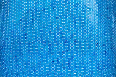 textura, patró, fons, Itàlia, Milà, catifa, bresca, mel, menjar, detalls, blau, rajoles, geometria, geomètric, hexadecimal, hexàgon, hexàgons, milano, fujifilm, pissarra, marc complet, cap gent, piscina, primer pla, a l'interior, resum, dia, forma, sòls, disseny, rajola, repetició, forma geomètrica, fons abstractes, efecte texturat, netejar, 4K, CC0, domini públic, lliure de regalies
