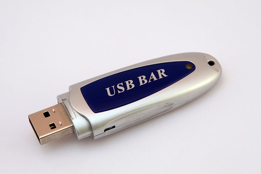 USB, computer, attrezzatura, elettronico, portatile, spazio, singolo oggetto, comunicazione, testo, girato in studio, tecnologia, in casa, sceneggiatura occidentale, sfondo bianco, tecnologia wireless, ritagliare, connessione, nessuno, avvicinamento, musica, parte del computer, moderno, cavo USB, copia spazio, accessibilità, Messaggio, materiale elettrico, 2K