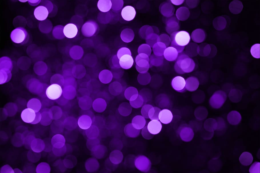 bokeh, textura, llums, brillant, color, brilli, borrosa, suau, defocated, espurna, colorit, llum, brillar, efecte, porpra, il·luminat, Nadal, nit, decoració, fons, grup, color vibrant, resum, cercle, moviment borrós, festa, celebració, esdeveniment, grup d'objectes, patró, esfera, forma geomètrica, lluminós, cap gent, efecte texturat, funky, llums de disc, color saturat, fons negre, 2K