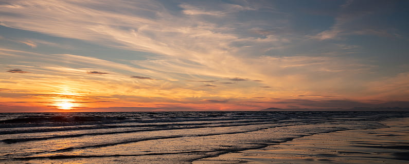 posta de sol, sol, conjunt, platja, mar, vora del mar, paisatge marí, paisatge, scape, terra, costa de Blackpool, costaner, turisme, Blackpool, Lancashire, fylde coast, sorra, anglès, britànic, estiu, temps, calenta, càlid, cel, escenics - natura, núvol - cel, bellesa a la natura, aigua, tranquil·litat, escena tranquil·la, color taronja, naturalesa, idíl·lic, horitzó, cap gent, horitzó sobre l’aigua, escena no urbana, a l'aire lliure, 8K, CC0, domini públic, lliure de regalies