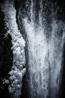 vattenfall utsikt, rörelse, vatten, skönhet i naturen, scenics - natur, natur, inget folk, vattenfall, kall temperatur, dag, vinter-, utomhus, lång exponering, kraft i naturen, växt, träd, kraft, vattensport, flödande vatten, 4K, CC0, offentligt domän, royaltyfria