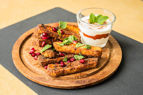 fried, meat, served, brown, wooden, plate, bread, crispy, delicious, epicure, food, mint, mouth-watering, pomegranate, slice, tasty, food and drink, ready-to-eat, freshness, table, still life, fruit, indoors, no people, herb, healthy eating, serving size, wood - material, glass, household equipment, close-up, cutting board, garnish, indulgence, mint leaf - culinary, temptation, snack, 5K, CC0, public domain, royalty free