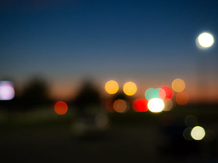 pôr do sol turva, abstrato, céu, por do sol, borrão, noite, desfocado, iluminado, círculo, cidade, forma geométrica, rua, iluminação pública, equipamento de iluminação, origens, ninguém, forma, arquitetura, brilhando, multi colorido, paisagem urbana, luz - fenômeno natural, leve, visto, ao ar livre, efeito texturizado, Sombrio, 4K, CC0, domínio público, royalty free