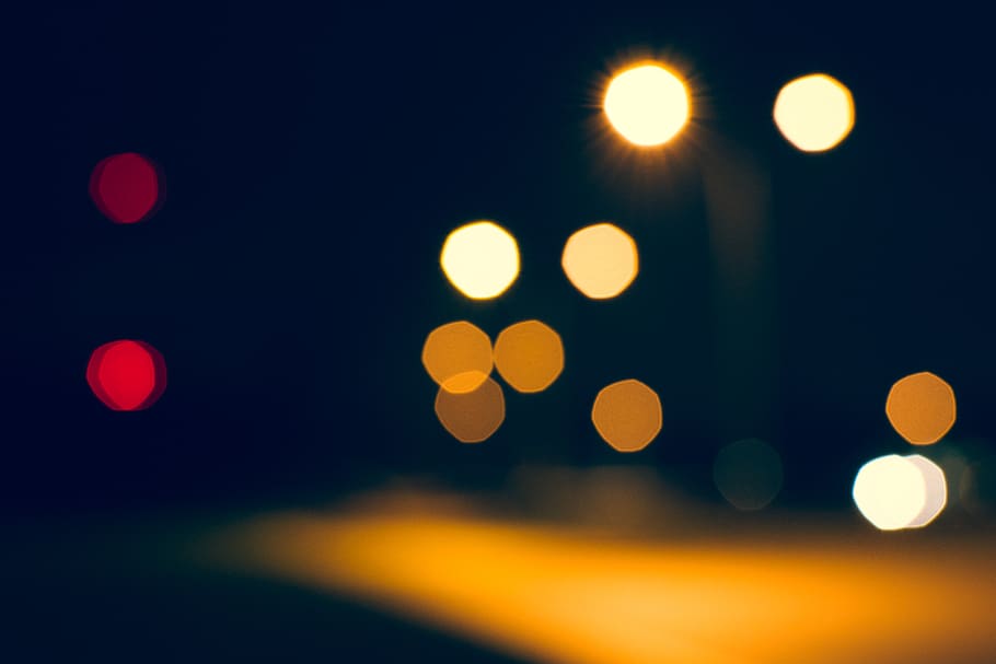bokeh, llums, fosc, nit, tarda, borrosa, resum, defocated, equips d’il·luminació, llum del carrer, il·luminat, cercle, forma geomètrica, carrer, cap gent, forma, ciutat, llum - fenomen natural, tacat, llum, a l'aire lliure, brillant, transport, flare de la lent, cel, fons, fons negre, llum del vehicle, 1080P