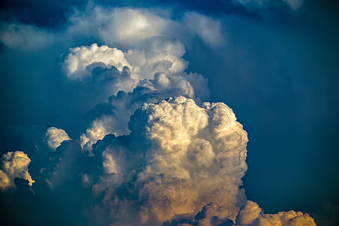 bianca, nubi cumuliformi, blu, cielo, Cloudscape, nube, nuvola temporalesca, tramonto, temporale, estate, lunatico, umore, cielo drammatico, drammatico, cumulu, natura, tempo metereologico, sfondi, nuvola - cielo, all'aperto, aria, giorno, spazio, Paesaggi, Paradiso, luce - fenomeno naturale, bellezza nella natura, clima, nuvoloso, luce del sole, soffice, meteorologia, cumulo, luminosa, stratosfera, sole, astratto, stagione, 5K, CC0, dominio pubblico, privo di copyright