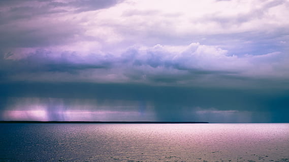tonnerre, palpitant, orage, nuage, nuageux, pluie, eau, mer, rivière, océan, nuage - ciel, ciel, beauté dans la nature, paysages - nature, ciel dramatique, tranquillité, scène tranquille, la nature, horizon au-dessus de l'eau, horizon, violet, personne, cloudscape, nuage d'orage, environnement, couvert, de mauvais augure, 4K, CC0, domaine public, libre de droits
