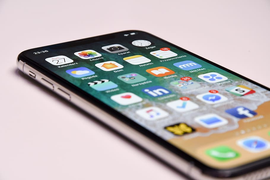 plata iphone x, iphone, mòbil, telèfon, telèfon mòbil, electrònica, ordinador, iphone x, smartphone, pantalla, pantalla tàctil, pantalla inicial, io, primer pla, detall, poma, digital, tecnologia, macro, calculadora, tir de l'estudi, a l'interior, control, fons blanc, cap gent, remot, sol objecte, control remot, elecció, indústria, equipament, polsador, multicolor, negocis, educació, vista d’angle alt, teclat, 5K