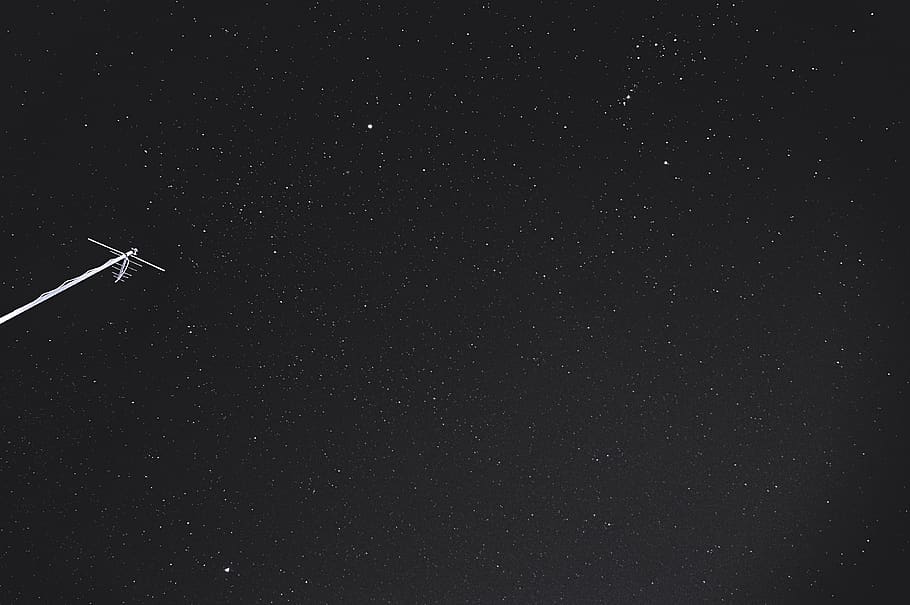 bílý satelit, vesmír, prostor, astronomie, venku, Příroda, noc, Hvězdná obloha, #tapeta na zeď, #stars, #Černá, #bílý, #souhvězdí, vozidlo, helikoptéra, letadlo, přeprava, volnočasové aktivity, dobrodružství, mlhovina, hvězda - prostor, nebe, scenics - příroda, hvězdné pole, hvězda, nikdo, krása v přírodě, nekonečno, nízký úhel pohledu, galaxie, klid, létající, klidné scény, leteckého vozidla, prostor a astronomie, 4K
