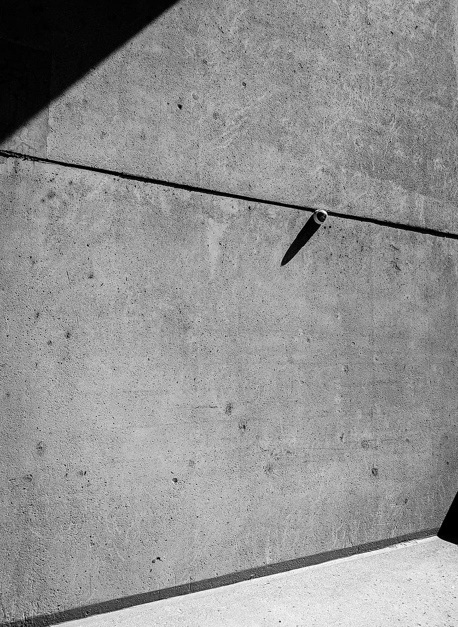 paviment de formigó gris, edifici, paret, càmera, llum solar, ombra, pedra, 1984, germà gran, veure, crim, federal, presó, registre, seguretat, blanc i negre, fons, funció de construcció de parets, concret, gris, resum, arquitectura, sòls, patró, textura, cap gent, industria de la construcció, material, a l'interior, blanc, estructura construïda, escena urbana, aspre, vell, ciment, color negre, monocroma, teló de fons, brut, a l'aire lliure, disseny, primer pla, 4K