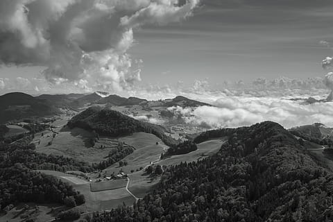 núvols, cel, vista, belchenflue, paisatge, humor, panorama, vista llunyana, núvol - cel, bellesa a la natura, muntanya, escenics - natura, naturalesa, medi ambient, arbre, tranquil·litat, escena tranquil·la, cap gent, vista d’angle alt, planta, dia, escena no urbana, Serra, a l'aire lliure, arquitectura, idíl·lic, 5K, CC0, domini públic, lliure de regalies