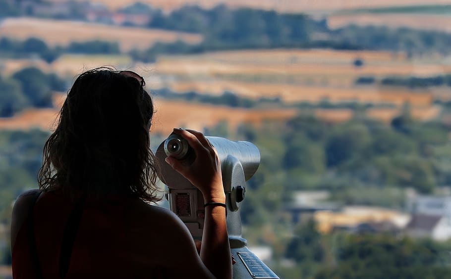 punt de vista, telescopi, llunyà, vista llunyana, vista, perspectiva, binoculars, Estar atent, previsió, veure, vista general, ampli, panorama, visió, paisatge, naturalesa, vista del darrere, temes de fotografia, tirada al cap, càmera - equip fotogràfic, persones reals, centrar-se en primer pla, estils de vida, gent, activitat d'oci, adult, dones, activitat, tecnologia, fotografiar, retrat, de peu, equip fotogràfic, fotògraf, a l'aire lliure, càmera reflex digital d’una sola lent, pentinat, càmera digital, mirant la vista, 5K