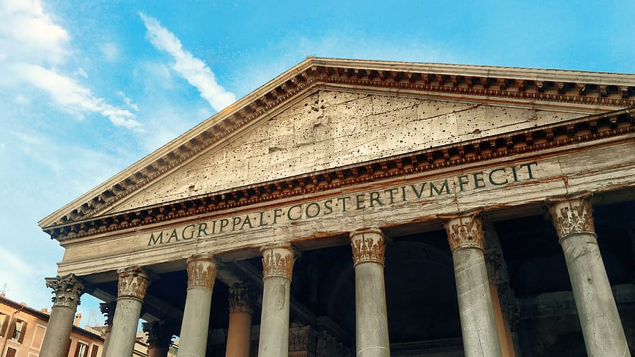 Roma, architettura, colonna architettonica, struttura costruita, esterno dell'edificio, cielo, testo, Inquadratura dal basso, destinazioni di viaggio, il passato, storia, frontone, giorno, viaggio, mestiere, nessuno, turismo, città, arte e artigianato, intaglio - prodotto artigianale, sceneggiatura occidentale, governo, palazzo di giustizia, colonnato, 4K