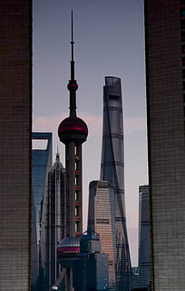 torre edificio screengrab, alto aumento, urbano, cittadina, architettura, costruzione, città, grattacielo, grigio, Torre, centro, alloggiamento, edificio per uffici, guglia, campanile, struttura costruita, esterno dell'edificio, edificio per uffici esterno, alto - alto, cielo, moderno, destinazioni di viaggio, turismo, nessuno, ufficio, viaggio, natura, distretto del centro, all'aperto, distretto finanziario, comunicazioni globali, 5K, CC0, dominio pubblico, privo di copyright