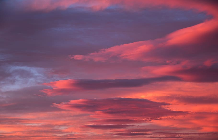 Wolken, golden, Std, Wolkengebilde, wolkig, Dämmerung, idyllisch, Natur, Landschaft, szenisch, Himmel, still, wolke - himmel, Sonnenuntergang, Schönheit in der Natur, Szenen - Natur, Ruhe, Dramatischer Himmel, Hintergründe, keine Leute, ruhige Szene, orange Farbe, Flachwinkelansicht, Umgebung, Vollbild, draußen, abstrakt, abstrakte Hintergründe, lila, Meteorologie, 5K