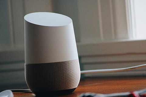 google home, ดื่ม, อาหารและเครื่องดื่ม, ในบ้าน, ตาราง, เครื่องดื่ม, ใกล้ชิด, ไม่มีคน, มุ่งเน้นไปที่เบื้องหน้า, ถ้วย, ยังมีชีวิตอยู่, ไม้ - วัสดุ, วัน, เหยือก, วัตถุหนึ่งชิ้น, ถ้วยทิ้ง, อาหาร, กาแฟ - ดื่ม, หน้าต่าง, กาแฟ, สีขาว, 1080P, CC0, โดเมนสาธารณะ, ค่าลิขสิทธิ์ฟรี