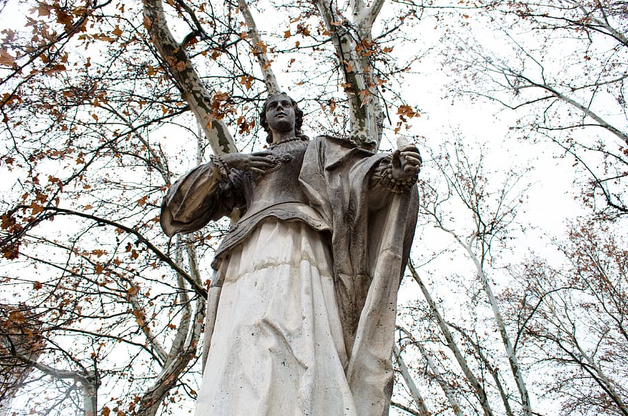 madrid, Spanien, statue, dronning, træ, himmel, skulptur, menneskelig repræsentation, Kunst og håndværk, lav vinkel visning, repræsentation, plante, håndværk, afdeling, religion, kreativitet, mandlig lighed, natur, ingen mennesker, dag, tro, spiritualitet, udendørs, Engel, 4K