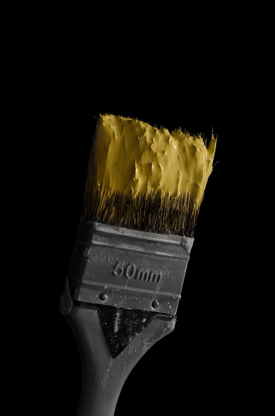 Bürste, Werkzeug, Zahnbürste, dekorieren, Handel, Pinsel, Gelb, Farbe, Archäologie, Seife, Baumwolle, Gebäck, Dessert, Lebensmittel, Priester, Schaufel, Handschrift, Text, Kalligraphie, Schwamm, Studioaufnahme, drinnen, schwarzer Hintergrund, Nahansicht, keine Leute, Stillleben, Frische, einzelnes Objekt, ausgeschnitten, Ausrüstung, Arbeitsgerät, Wohlbefinden, Metall, Kommunikation, Essen und Trinken, italienisches Essen, 2K