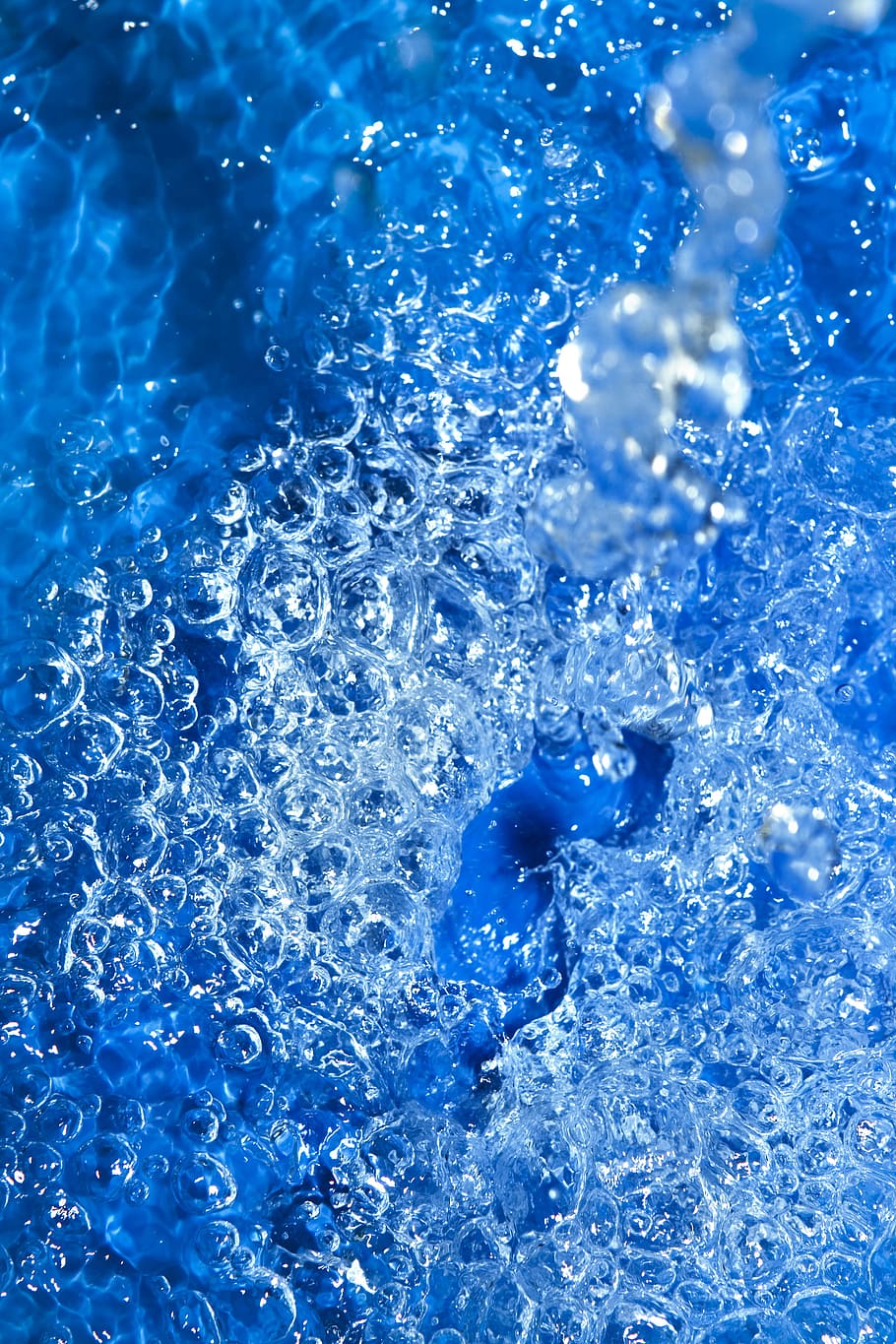fons, bany, blau, bombolla, netejar, clar, primer pla, fred, concepte, guai, beure, degoteig, tirar, gota, flux, fresc, higiene, higiènic, líquid, patró, piscina, aboqui, pur, mar, pica, splash, estiu, textura, transparent, rentar, aigua, onades, humit, marc complet, naturalesa, gel, cap gent, temperatura de fred, frescor, a l'aire lliure, menjar i beguda, esquitxades, refresc, congelat, moviment, vista d’angle alt, resum, puresa, fons blau, 4K