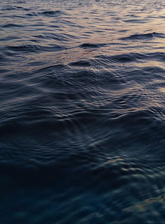 ocean wave, water, outdoors, ripple, sea, ocean, nature, sea waves, paddle, oars, land, lagoon, lake, waterfowl, animal, bird, cormorant, aquatic, swimming, sport, sports, rippled, full frame, waterfront, backgrounds, no people, motion, high angle view, beauty in nature, tranquility, day, pattern, scenics - nature, surface, wave pattern, 2K, CC0, public domain, royalty free