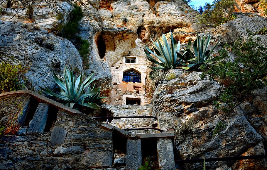 dividir, Croàcia, sv, jere, sveti jere, Església, monestir, pedra, penya-segat, vell, arquitectura, antic, cova, mediterrani, paisatge, finestra, paleta de pedra, estructura construïda, dia, planta, sòlid, rock, cap gent, rock - object, història, formació de roca, naturalesa, el passat, antiga ruïna, a l'aire lliure, creixement, edifici, exterior de l'edifici, resistent, civilització antiga, arruïnat, arqueologia, 4K