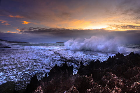 Wasserwellen, plantschen, Felsen, Strand, Wolken, Wolkengebilde, Dämmerung, Abend, Landschaft, Natur, Ozean, draußen, szenisch, Meer, seelandschaft, Ufer, Silhouette, Himmel, Himmelslandschaft, Sturm, Sonne, Sonnenuntergang, Surfen, Reise, Wasser, Wellen, Schönheit in der Natur, Szenen - Natur, wolke - himmel, Bewegung, Rock, Kraft in der Natur, Rock - Objekt, keine Leute, Leistung, Geologie, Umgebung, Land, solide, Horizont über Wasser, 5K, CC0, gemeinfrei, lizenzfrei