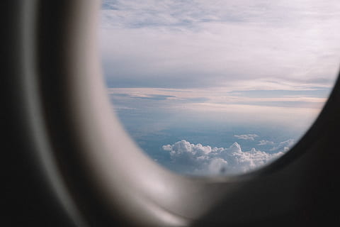 hvit, blå, horisont, vindu, fly, uklarhet, flygning, himmel, Sky, flying, flyvinduvisning, flyplanvisning, planvisning, luftfartøy, kommersielt fly, ser gjennom vinduet, reise, luft, flybilde, sky - himmel, transport, flyfløyen, koøye, scenics, ovenfor, natur, clouds, ingen folk, dag, høyt oppe, høy vinkel visning, stratosfæren, ferier, folk som reiser, fargebilde, 5K, CC0, offentlig domene, opphavsrett gratis