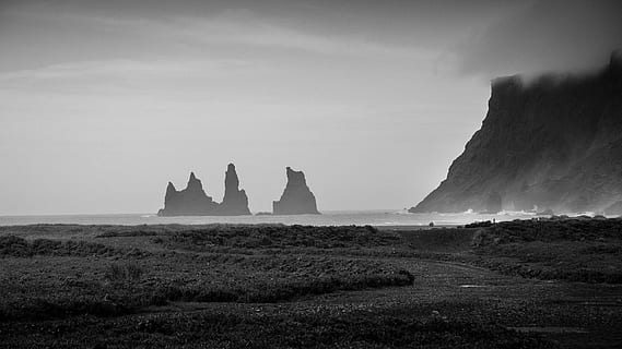 Islandia, vik, muntanya, dramàtica, cel, bellesa a la natura, escenics - natura, rock, rock - object, paisatge, terra, naturalesa, medi ambient, núvol - cel, cap gent, sòlid, formació de roca, tranquil·litat, escena tranquil·la, escena no urbana, aigua, dia, mar, a l'aire lliure, pila de roca, 4K, CC0, domini públic, lliure de regalies