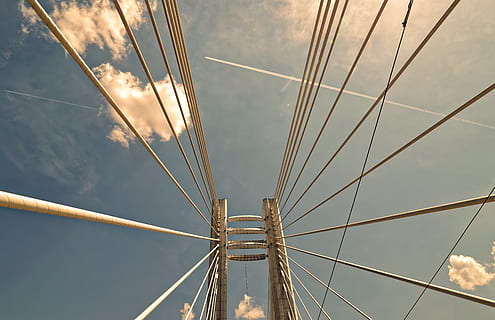 bro, himmel, Sky, fly, ankre, konstruktion, maleriske, arkitektur, forbindelse, lav vinkel visning, sky - himmel, kabel, bygget struktur, ingen mennesker, el-pylon, natur, teknologi, metal, bro - menneskeskabt struktur, strømkabel, Strømforsyning, elektricitet, transportmidler, dag, brændstof og elproduktion, udendørs, kompleksitet, direkte under, sejlbåd, 5K, CC0, offentligt domæne, royaltyfrie