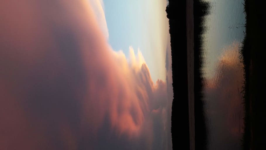 Fluss, Profi, Wolken, Strand, Sonnenuntergang, Himmel, Reflexion, keine Leute, Natur, Ruhe, Schönheit in der Natur, Szenen - Natur, drinnen, Wasser, ruhige Szene, orange Farbe, Fenster, idyllisch, Rauch - physische Struktur, Baum, Bewegung, Pflanze, 4K