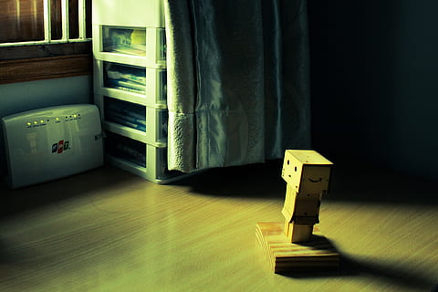 box, wood, tiny, small, abstract, concept, tytoalbatraoz, table, light, old, sad, happy, indoors, no people, domestic room, flooring, furniture, open, absence, home interior, shadow, bed, curtain, bedroom, hardwood floor, empty, day, communication, wood - material, entrance, door, clean, 4K, CC0, public domain, royalty free