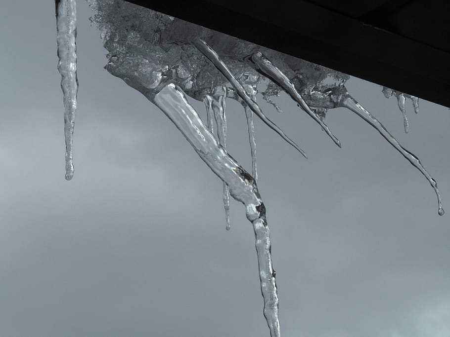 icicles, buz, kış, buz saçağı, soğuk hava, dondurulmuş, doğa, insansız, kar, gün, çevre, ön plana odaklanmak, kapatmak, kristal, açık havada, buz kristali, düşük açılı görünüş, Su, gökyüzü, doğada güzellik, erime, 4K