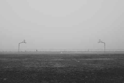 Deutschland, Köln, Nebel, Umgebung, Himmel, kopieren sie platz, Natur, Land, Feld, Kraftstoff- und Stromerzeugung, Tag, Umweltschutz, keine Leute, erneuerbare Energie, draußen, Schönheit in der Natur, Windkraftanlage, Windkraft, alternative Energie, Technologie, nachhaltige ressourcen, 5K, CC0, gemeinfrei, lizenzfrei