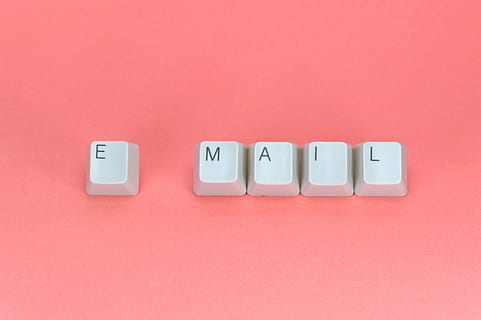 Technologie, Nummer, Tastatur, Computer, Text, Schlüssel, Taste, Symbol, Alphabet, Hintergrund, Charakter, Geschäft, Internet, Ansatz, Typografie, Brief, Kommunikation, Mensaje, pc, Konzept, online, Netzwerk, global, modern, technisch, elektronisch, Handel, kreativ, Studioaufnahme, drinnen, farbiger Hintergrund, westliche Schrift, keine Leute, Großbuchstabe, kopieren sie platz, Stillleben, direkt darüber, weiße Farbe, Gruppe von Objekten, Verbindung, Computerausrüstung, rot, Nahansicht, Computerschlüssel, 5K, CC0, gemeinfrei, lizenzfrei