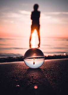 makro skudd, vann, dråper, solnedgang, menneskelig, refleksjon, lans ball, glass ball, silhouette, sprut, Strand, bakgrunns, sand, Wafe, lensball, gylden, gylden time, gulllys, invertert, lense, lysskjær, hav, natur, himmel, utendørs, skumring, sollys, kopiere plass, rolig scene, sol, lys - naturlig fenomen, glødende, ferier, sommer, kystlinje, skinnende, ingen folk, soloppgang - daggry, 5K, CC0, offentlig domene, opphavsrett gratis